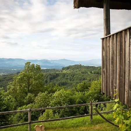 Vineyard Skatlar * Otocec