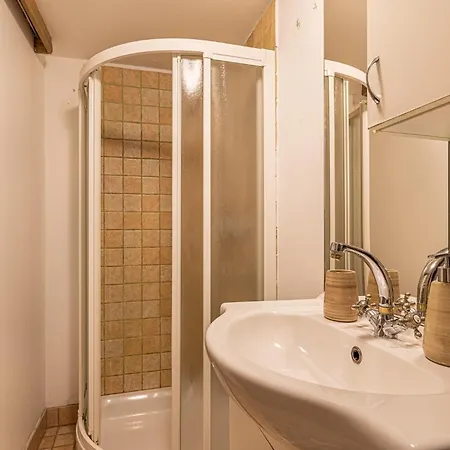 Vineyard Skatlar * Otočec